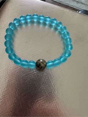 Sea Glass Blue Stretch Beaded Bracelet with Accent Bead